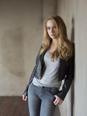 Britt Robertson