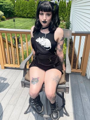 Deadgjrl